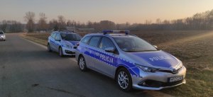 radiowozy w rejonie poszukiwań
