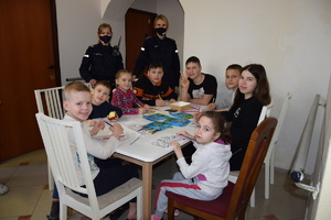 policjantki na spotkaniu z dziećmi