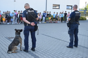 policjanci podczas spotkania