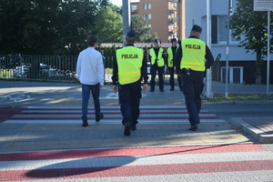 policjanci w rejonie szkół