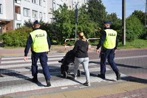 policjanci w rejonie szkół