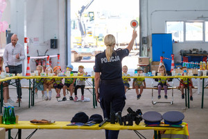 policjantka na spotkaniu z przedszkolakami