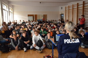 policjantki na spotkaniu w szkole