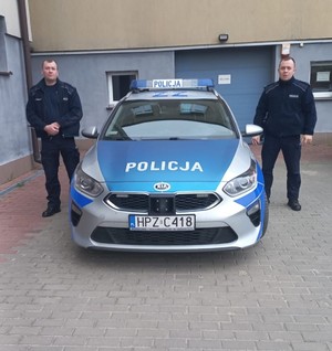 policjanci, radiowóz