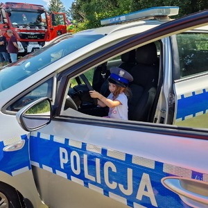 policjanci na pikniku w Kazuniu- Bielanach