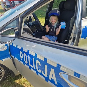 policjanci na pikniku w Kazuniu- Bielanach