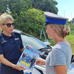 policjanci na pikniku w Kazuniu- Bielanach