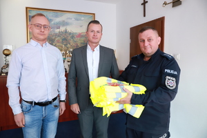 przekazanie elementów odblaskowych
