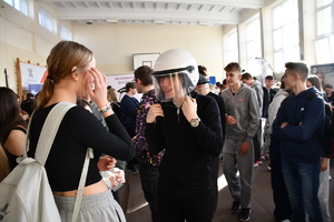 policjantki na Akademickich Targach Pracy