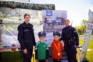 policjantki na imprezie plenerowej