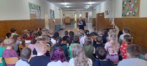 spotkanie policjantki z uczniami