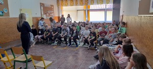 spotkanie policjantki z uczniami