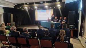 debata społeczna w Nowym Dworze Mazowieckim 12 VI 2025