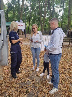 policjantki na pikniku