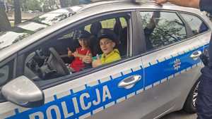 dzielnicowi podczas wydarzenia plenerowego