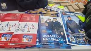 dzielnicowi podczas wydarzenia plenerowego
