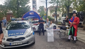 dzielnicowi podczas wydarzenia plenerowego