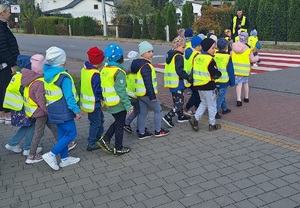 dzielnicowy na spotkaniu z przedszkolakami