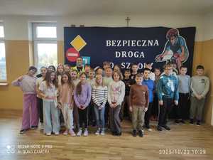 policjantka z wizytą w szkole