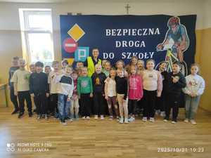 policjantka z wizytą w szkole