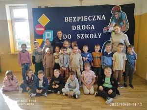 policjantka z wizytą w szkole