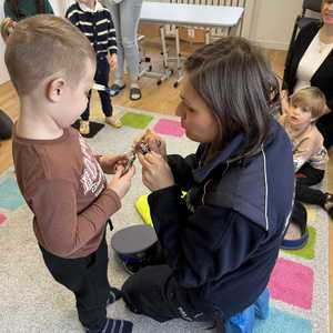 policjanci u przedszkolaków