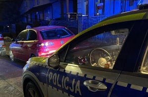 radiowóz, zatrzymany pojazd