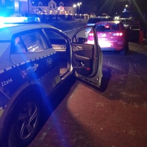 radiowóz, zatrzymany pojazd