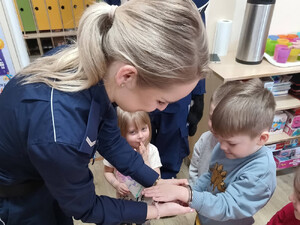 Policyjny borsuk w leoncińskim przedszkolu