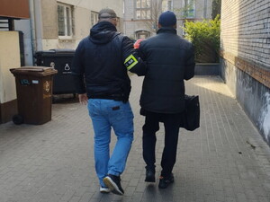 Kolejne zatrzymania osób poszukiwanych przez nowodworskich policjantów