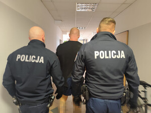 „Na zakupy” do jubilera przez dziurę w dachu galerii handlowej. Trzech podejrzanych trafiło do aresztu