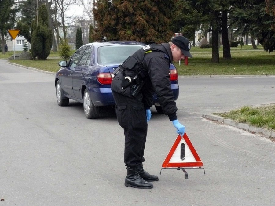 Dokonując Oceny Wstępnej Osoby Poszkodowanej Sprawdzisz Kolejno PIERWSZA POMOC. CZĘŚĆ 2: ZABEZPIECZENIE MIEJSCA ZDARZENIA I OCENA STANU